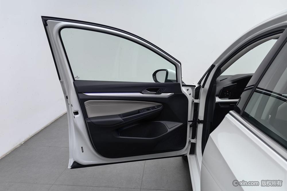 Volkswagen Golf 2021 #21 Volkswagen Golf 2021 صورة سيارة #21