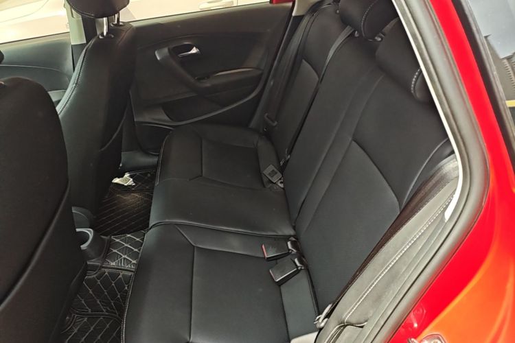 Volkswagen Polo 2017 car image #17