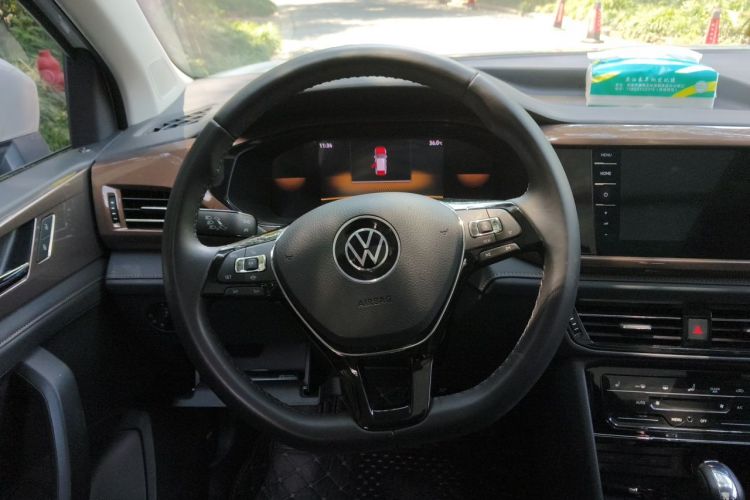 Volkswagen Tharu 2023 car image #11