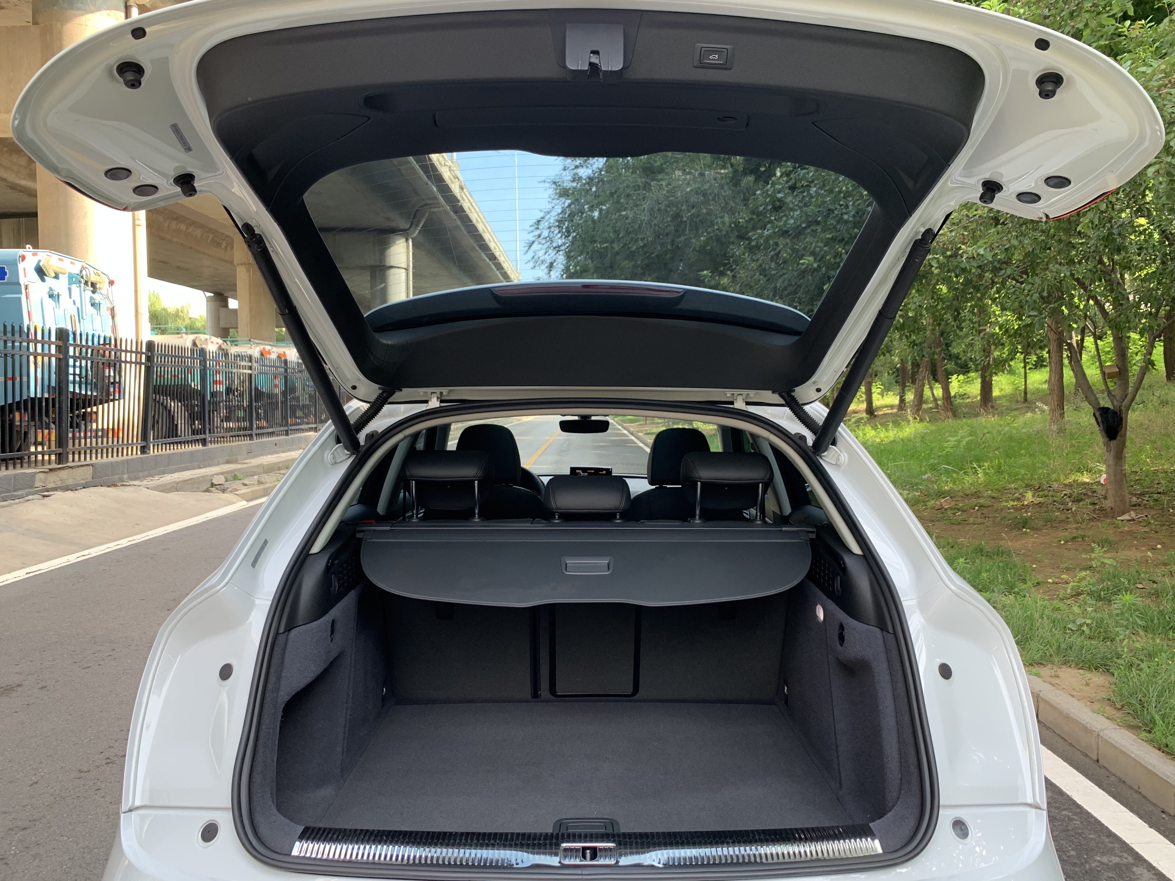 2019 immagine di auto #10