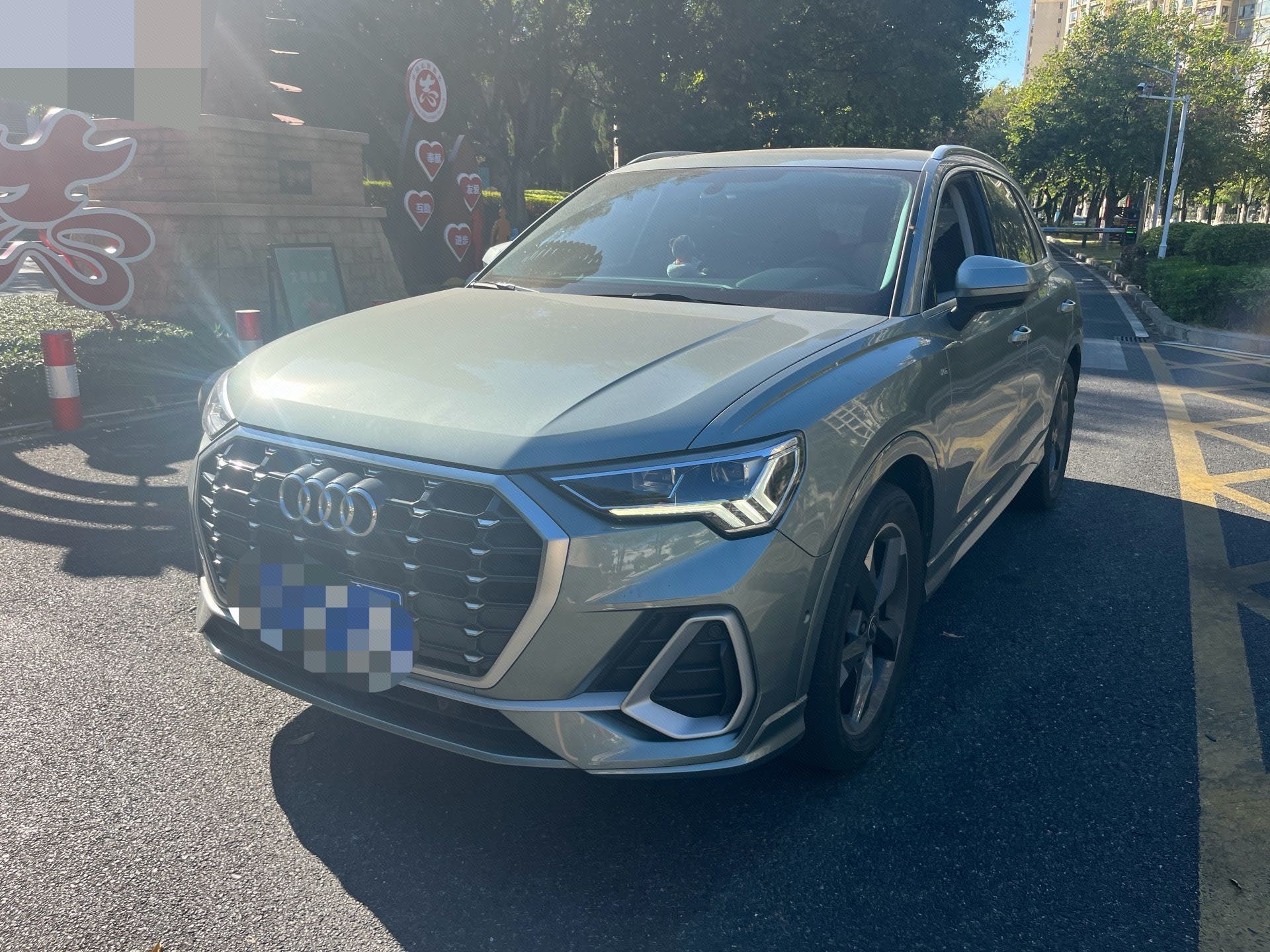 Audi Q3 Sportback 2022 Audi Q3 Sportback 2022 immagine di auto