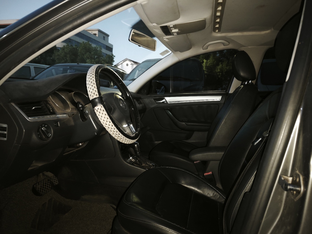 Volkswagen Bora 2014 car image #7