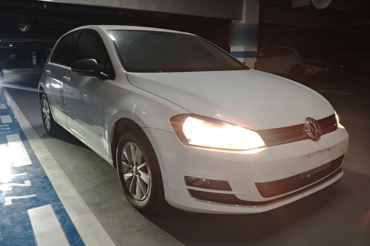 Volkswagen Golf 2017 car image #4