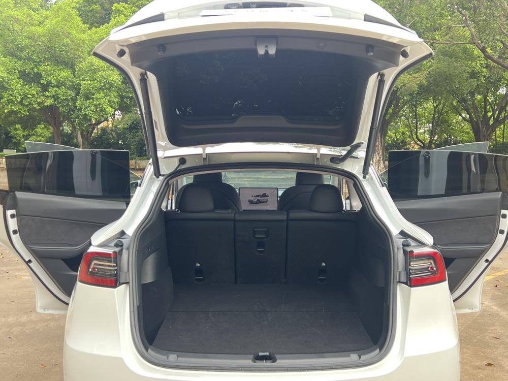 Tesla Model Y 2022 car image #25