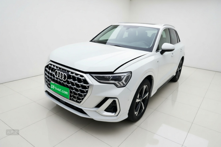 Audi Q3 2025 #2 Audi Q3 2025 car image #2