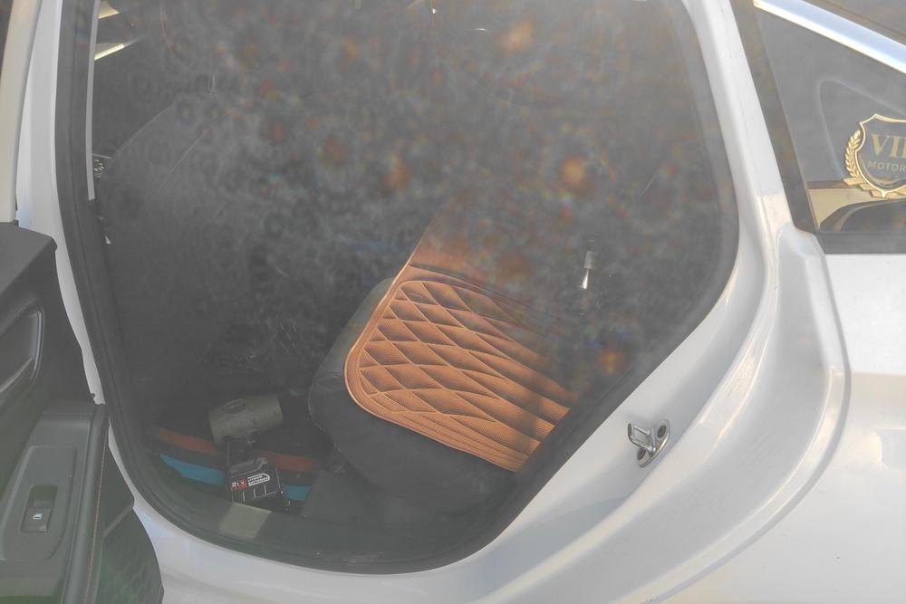 2023 car image #16