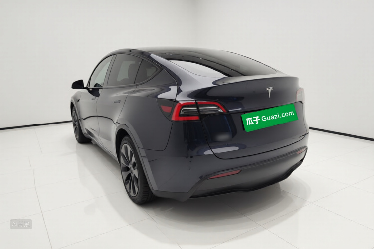 Tesla Model Y 2024 #5 Tesla Model Y 2024 immagine di auto #5