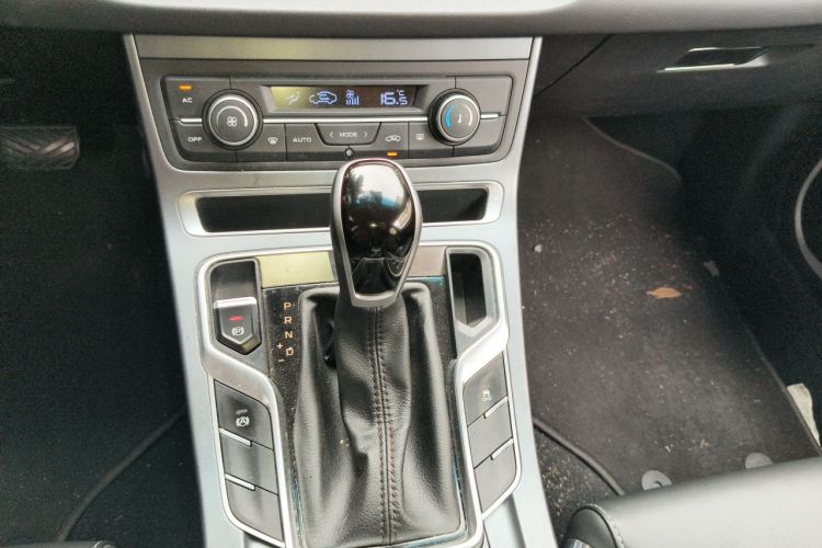 GEELY Emgrand 2019 #18 GEELY Emgrand 2019 car image #18