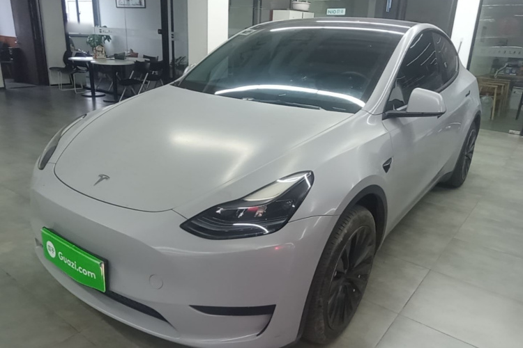 Tesla Model Y 2023 #2 Tesla Model Y 2023 car image #2