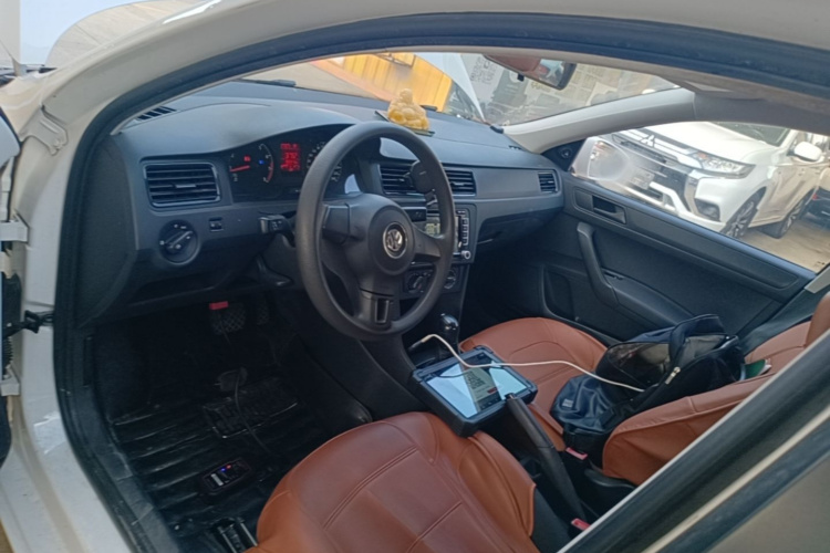 Volkswagen Santana 2016 car image #10