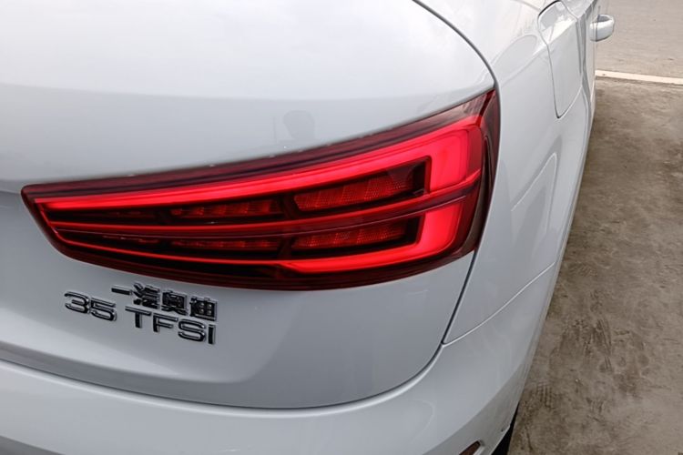 Audi Q3 2019 #8 Audi Q3 2019 car image #8