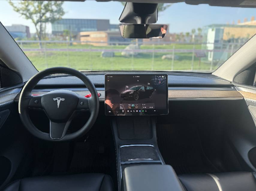 Tesla Model Y 2022 #9 Tesla Model Y 2022 car image #9