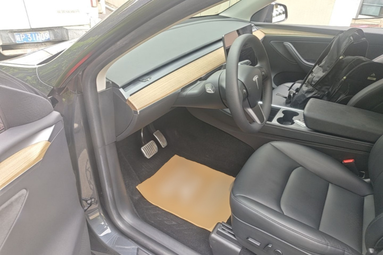 Tesla Model Y 2022 #16 Tesla Model Y 2022 car image #16