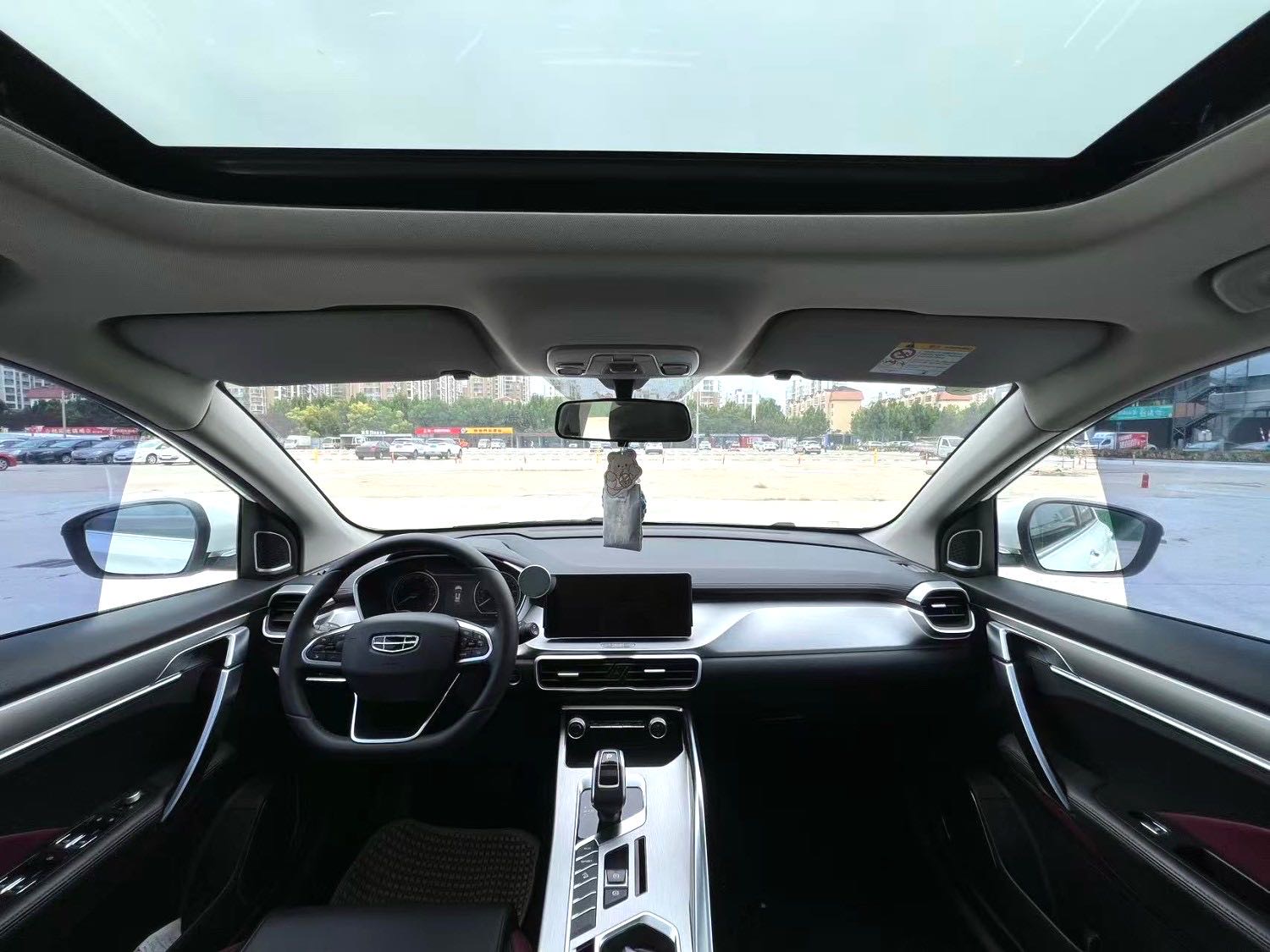 GEELY Coolray 2021 immagine di auto #9