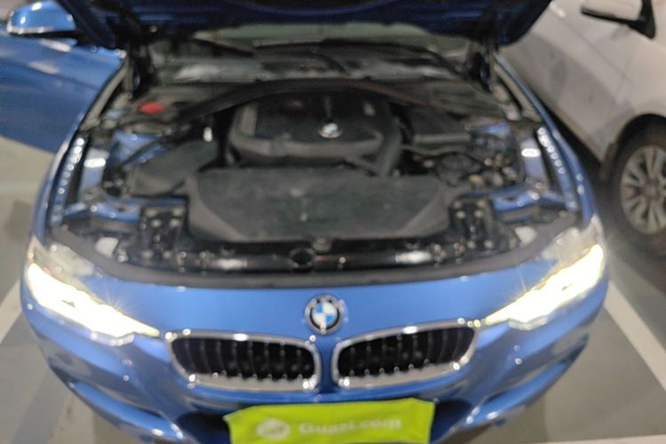 BMW 3 Series 2019 car image #20