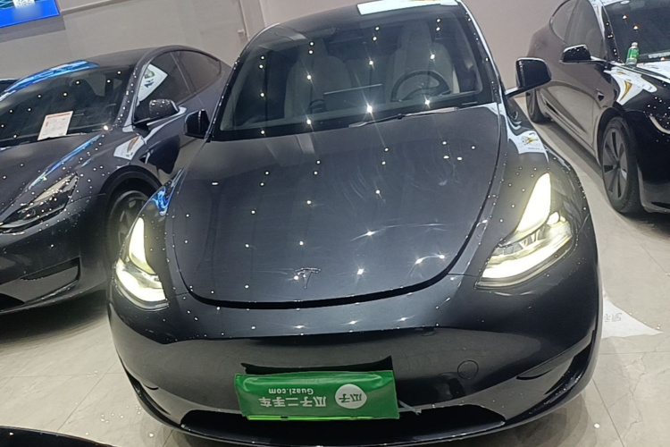 Tesla Model Y 2024 #3 Tesla Model Y 2024 car image #3