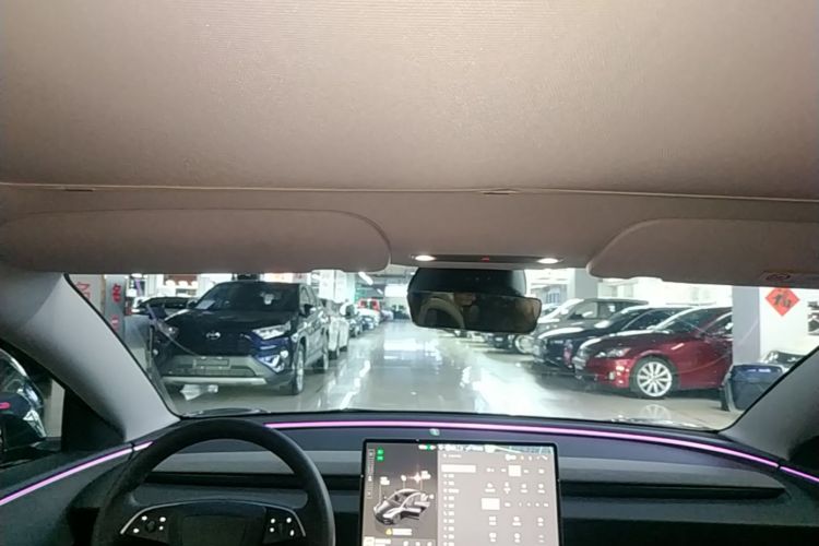 Tesla Model 3 2024 car image #18