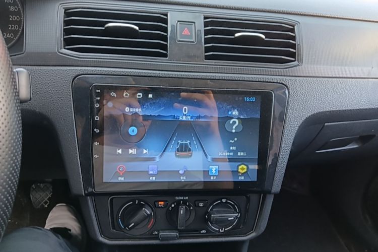 Volkswagen Santana 2018 car image #13