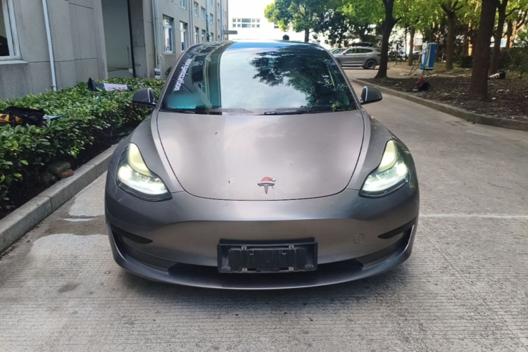 Tesla Model 3 2023 car image #3