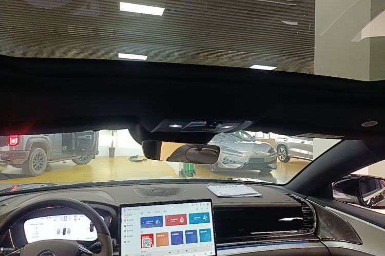 BYD Han 2025 car image #18