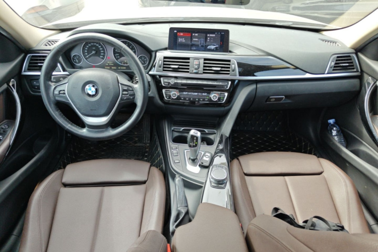 BMW 3 Series 2018 #10 BMW 3 Series 2018 car image #10