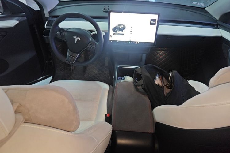 Tesla Model Y 2021 #10 Tesla Model Y 2021 car image #10