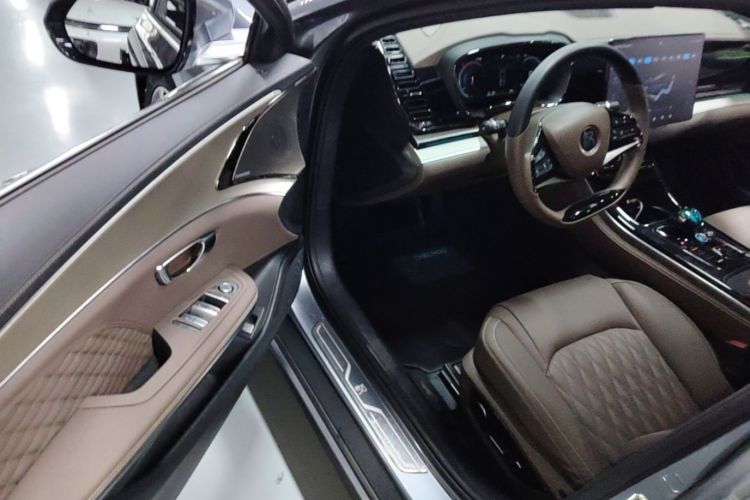 BYD Han 2023 car image #16