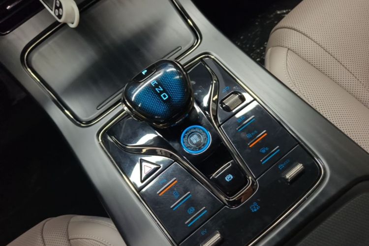 BYD Han 2024 immagine di auto #18