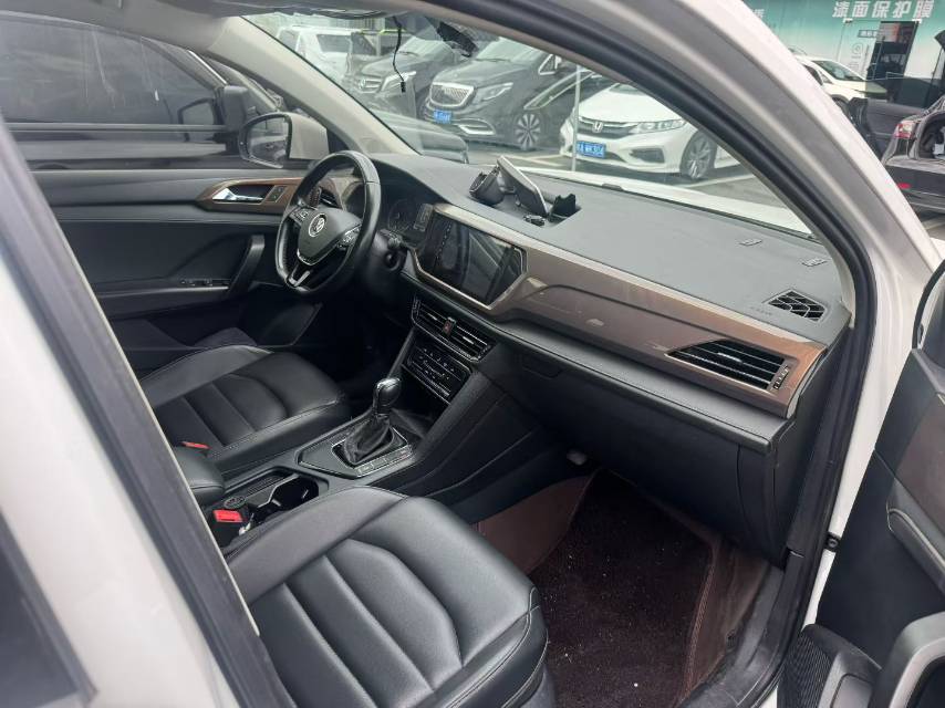 Volkswagen Tharu 2022 imagem de carro #7