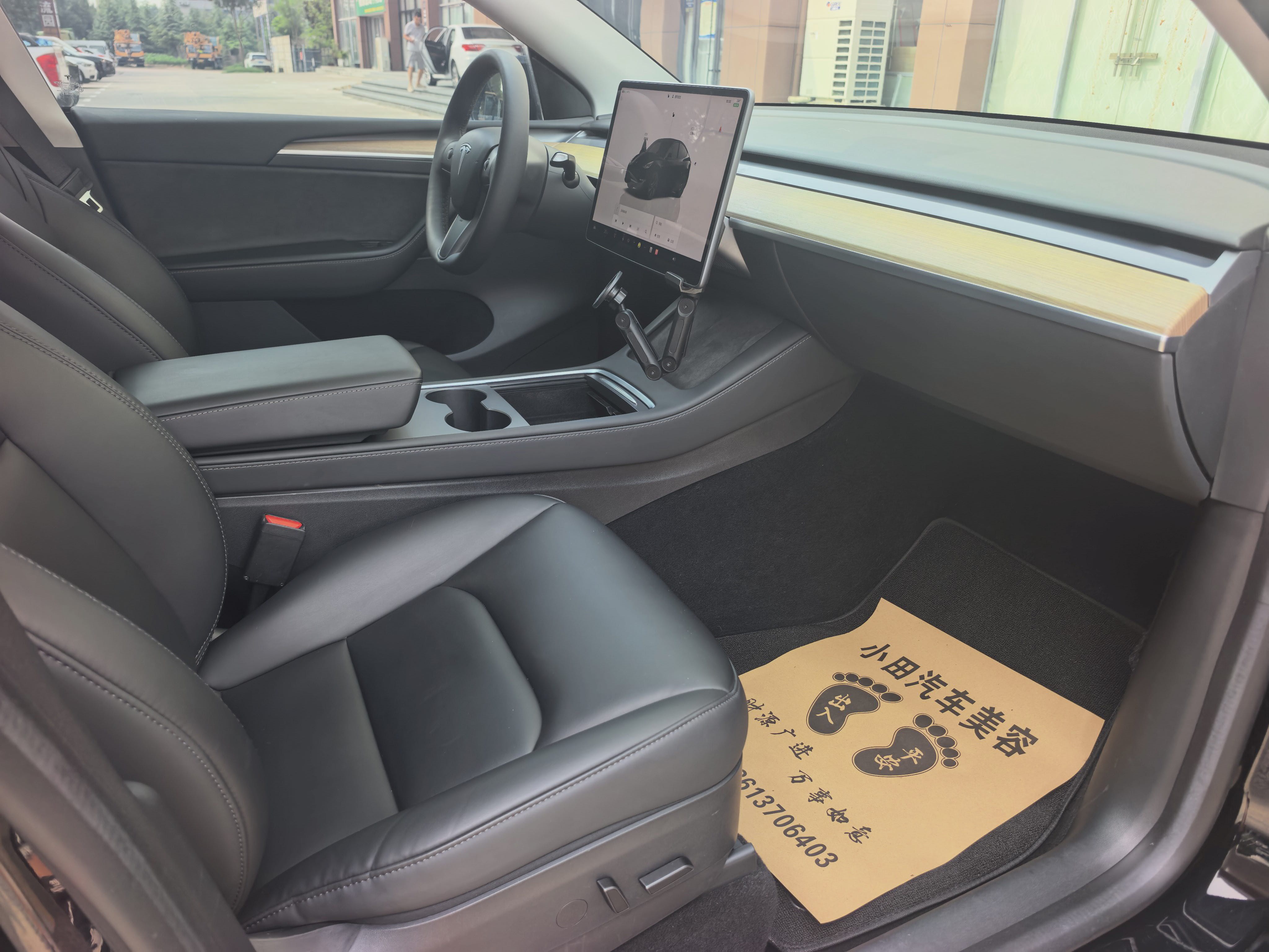 Tesla Model Y 2022 #5 Tesla Model Y 2022 car image #5