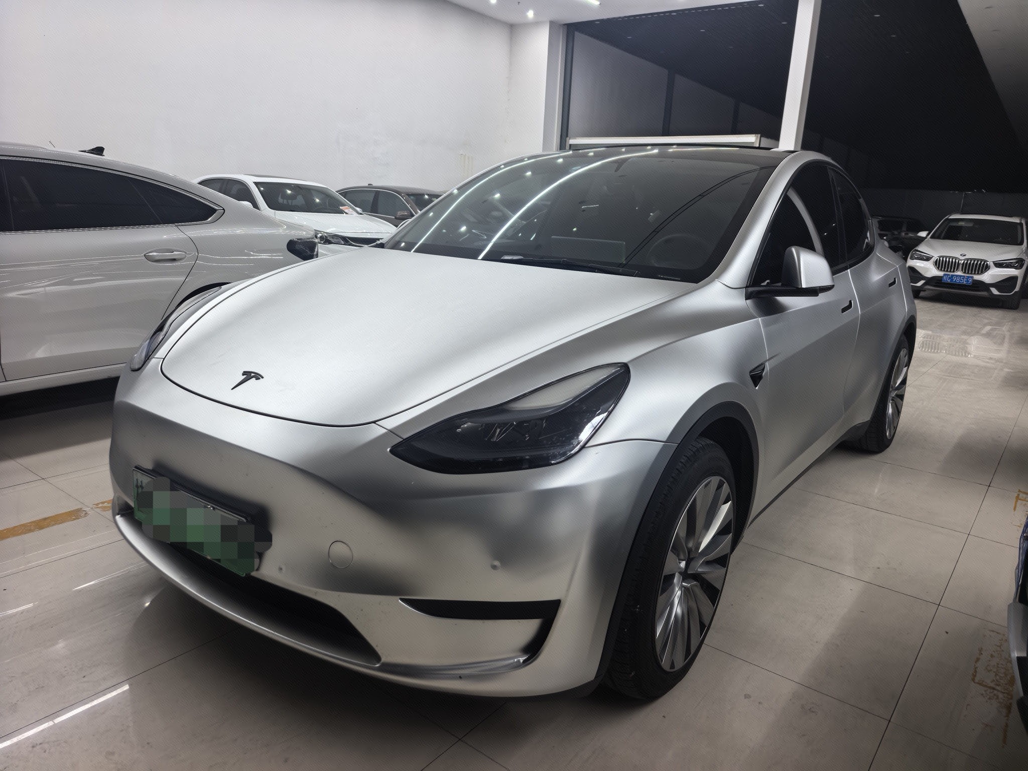 Tesla Model Y 2023 car image 