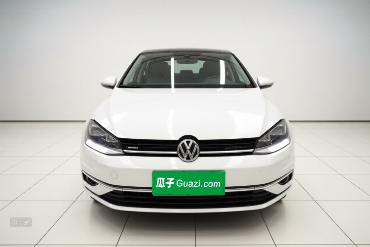 Volkswagen Golf 2018 car image #3
