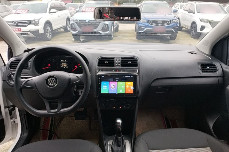 Volkswagen Polo 2018 car image #10