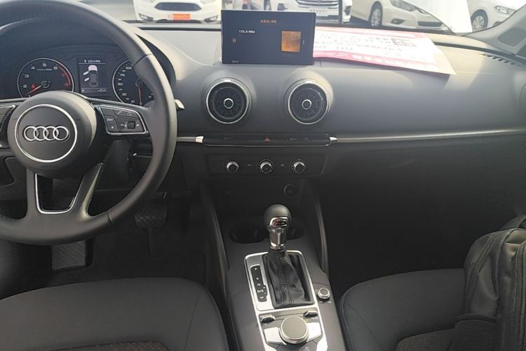 Audi A3 2019 car image #13