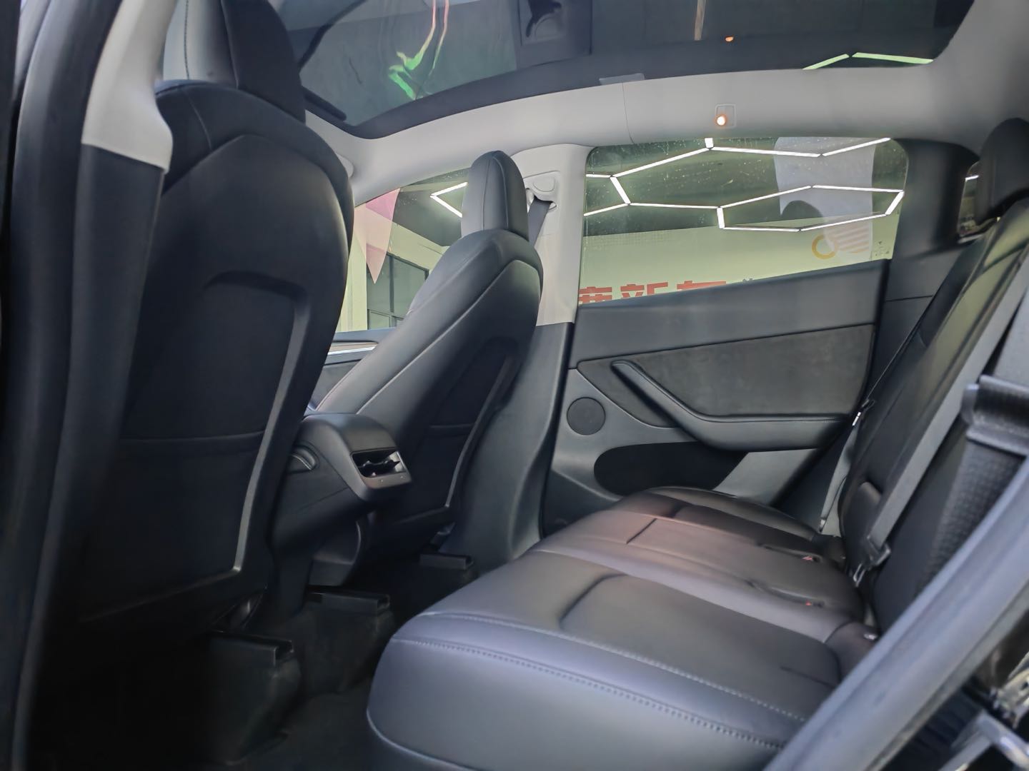 Tesla Model Y 2021 #8 Tesla Model Y 2021 car image #8