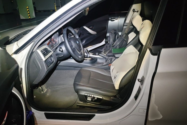 BMW 3 Series GT 2016 immagine di auto #17