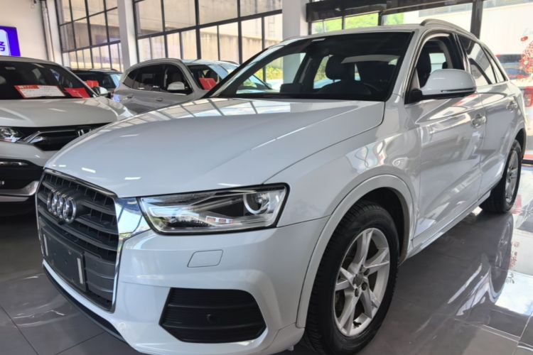 Audi Q3 2017 car image #2