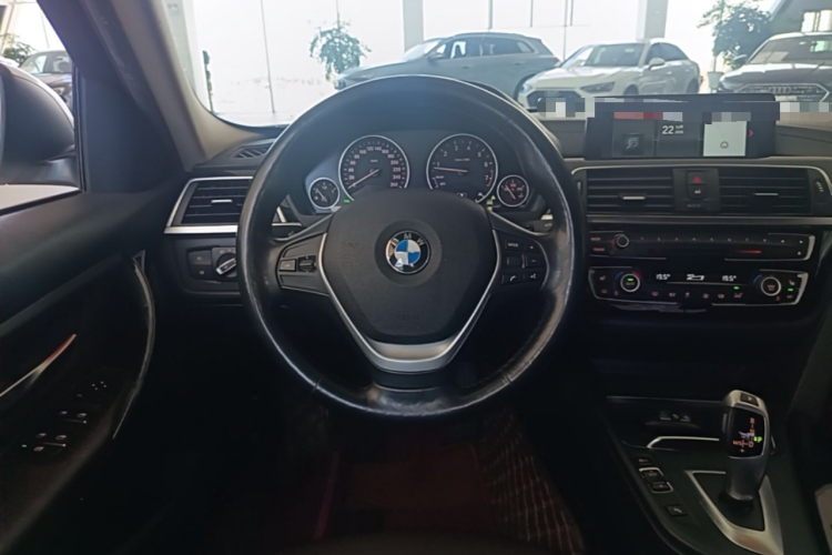 BMW 3 Series 2019 #11 BMW 3 Series 2019 immagine di auto #11