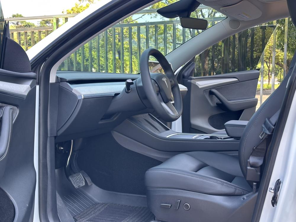 Tesla Model Y 2024 #15 Tesla Model Y 2024 car image #15