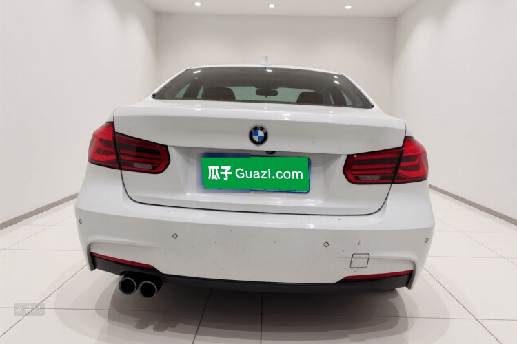 BMW 3 Series 2018 car image #6