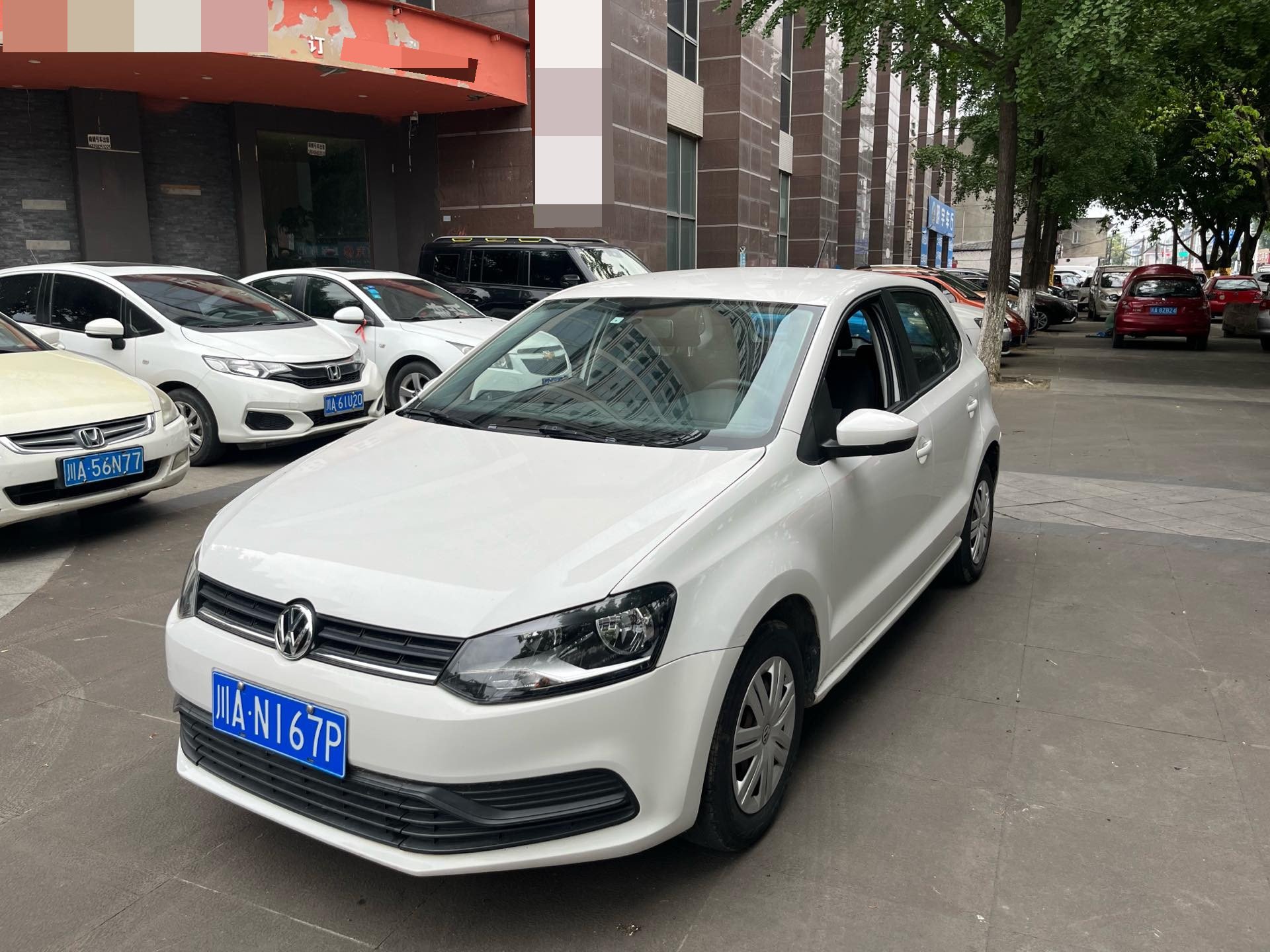 Volkswagen Polo 2015 car image 