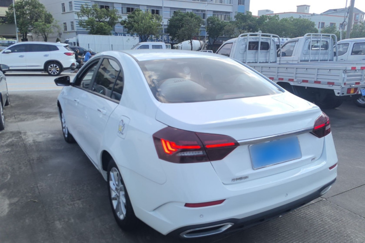 GEELY Emgrand 2021 car image #7