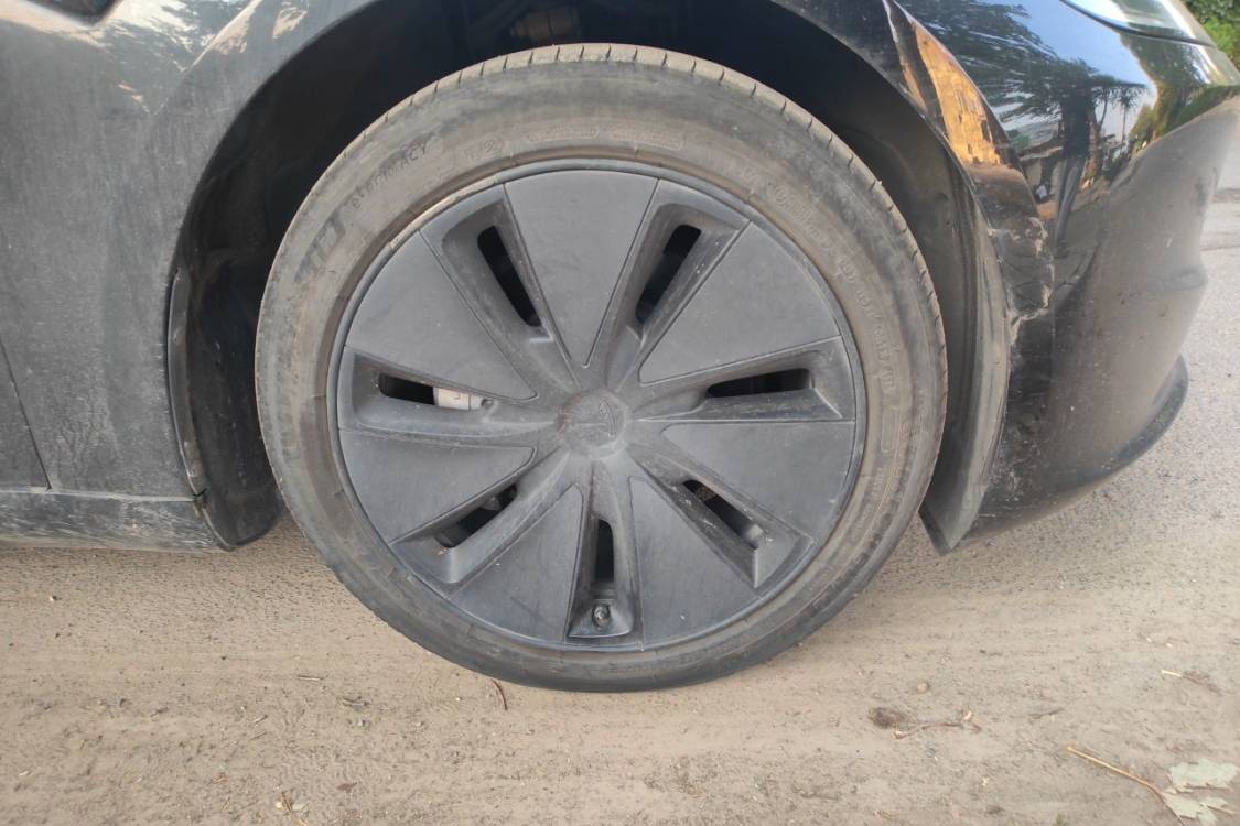 Tesla Model 3 2023 car image #9