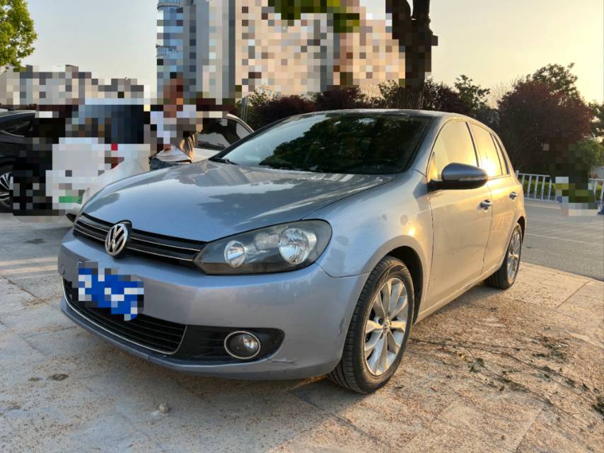 Volkswagen Golf 2010 Volkswagen Golf 2010 car image