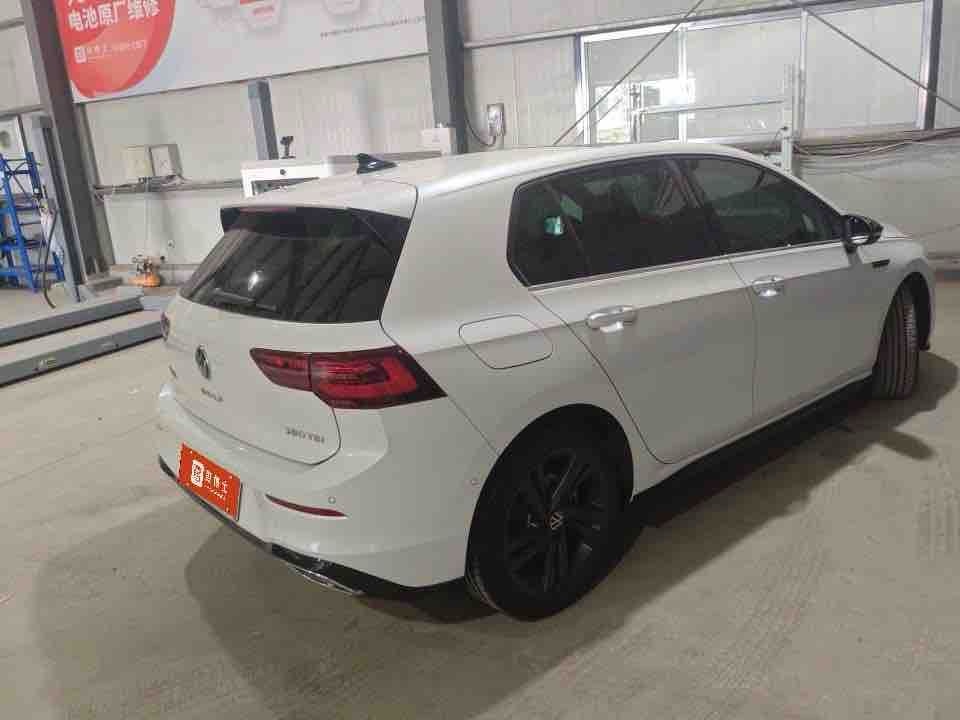 Volkswagen Golf 2022 car image #4