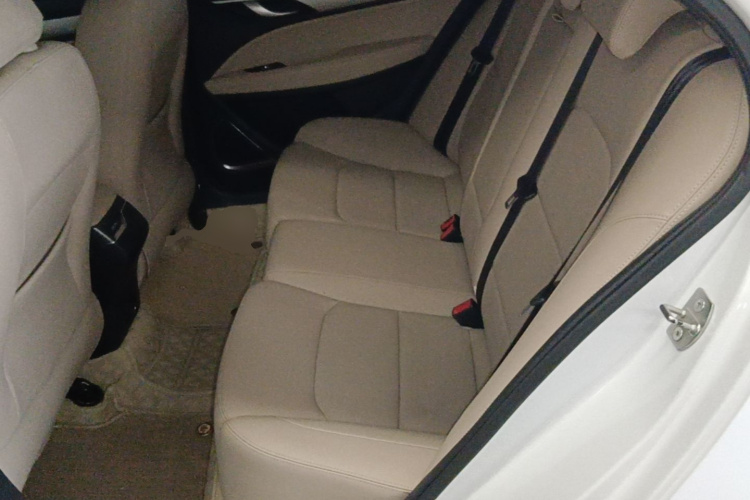 GEELY Emgrand 2018 #17 GEELY Emgrand 2018 car image #17