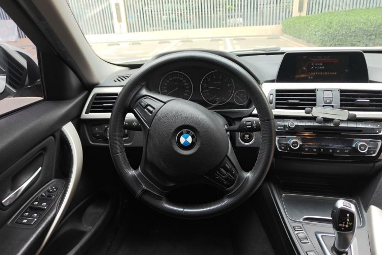 BMW 3 Series 2016 car image #11