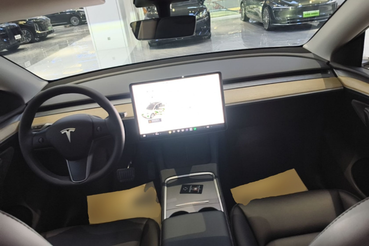 Tesla Model Y 2023 #10 Tesla Model Y 2023 immagine di auto #10