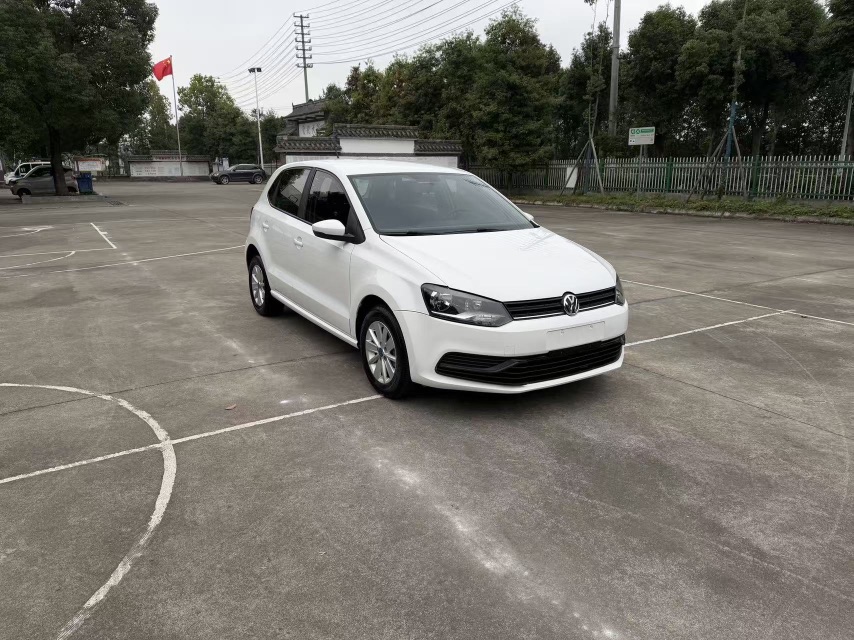 Volkswagen Polo 2019 Volkswagen Polo 2019 صورة سيارة