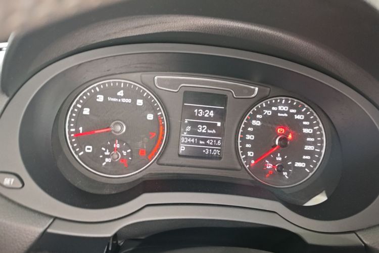Audi Q3 2019 #12 Audi Q3 2019 car image #12
